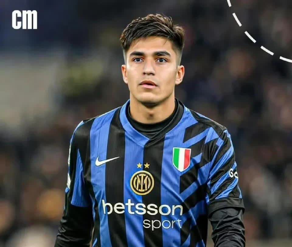 RNG观众热烈欢呼！，Scout迎来二十赛季出色发挥比赛高潮迭起的简单介绍-爱游戏体育