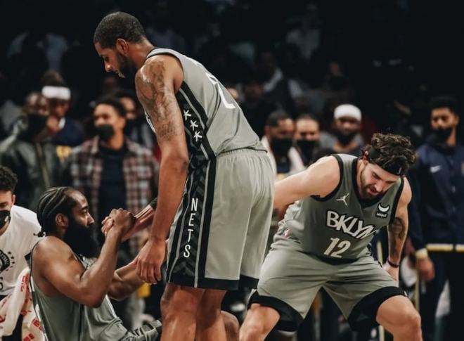 金州勇士内部会议纪要流出:官宣日更衣室发声,NBA季后赛使命明确,阵容厚度经受考验的简单介绍 金州勇士内部会议纪要流出:官宣日更衣室发声,NBA季后赛使命明确,阵容厚度经受考验的简单介绍